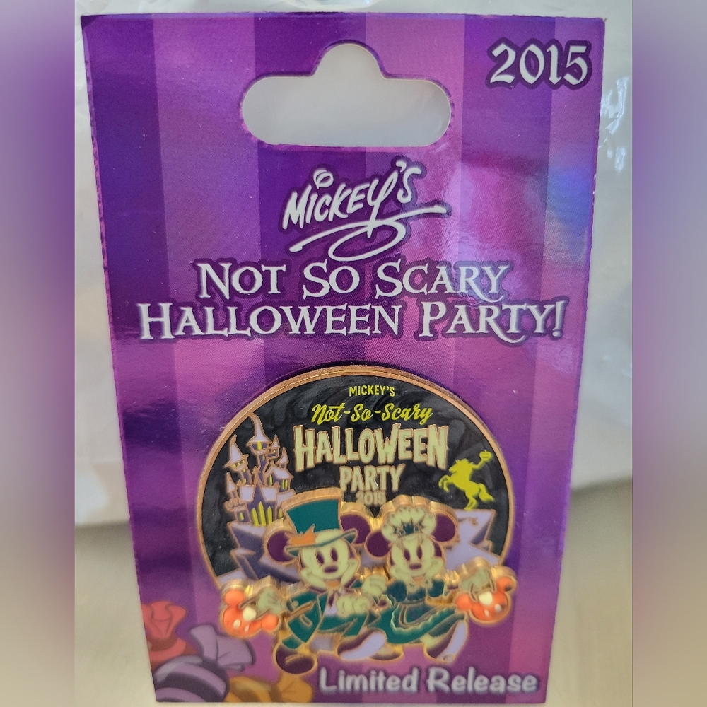 Disney Mickey not so scary halloween party brand new glow in the dark pin